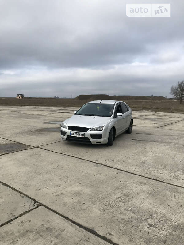 Хэтчбек Ford Focus 2006 в Каневе