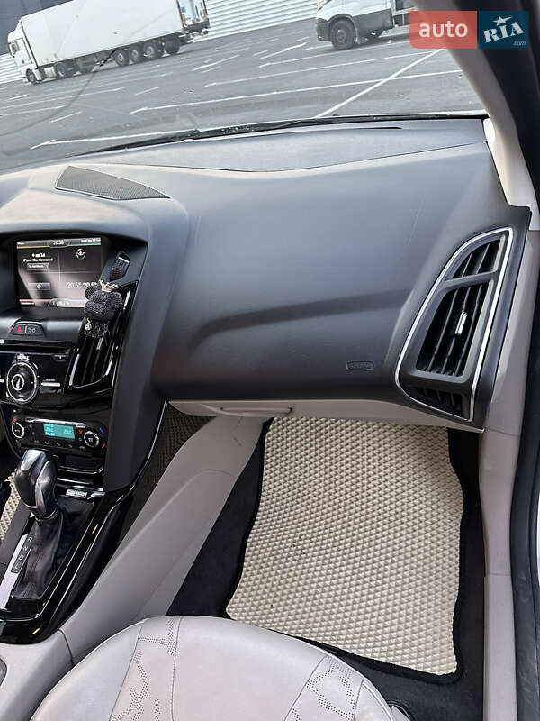 Хэтчбек Ford Focus 2012 в Львове