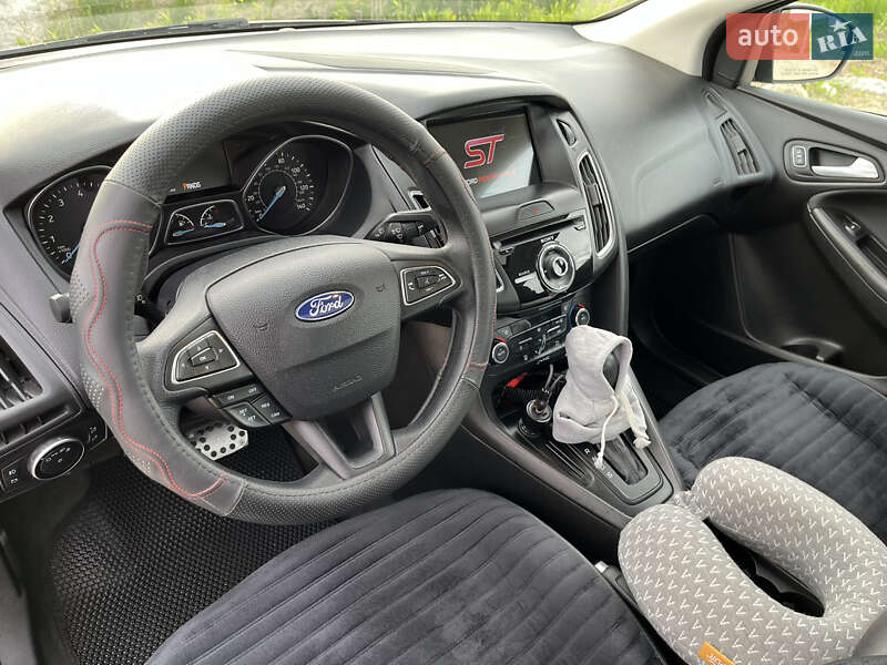 Седан Ford Focus 2017 в Львове