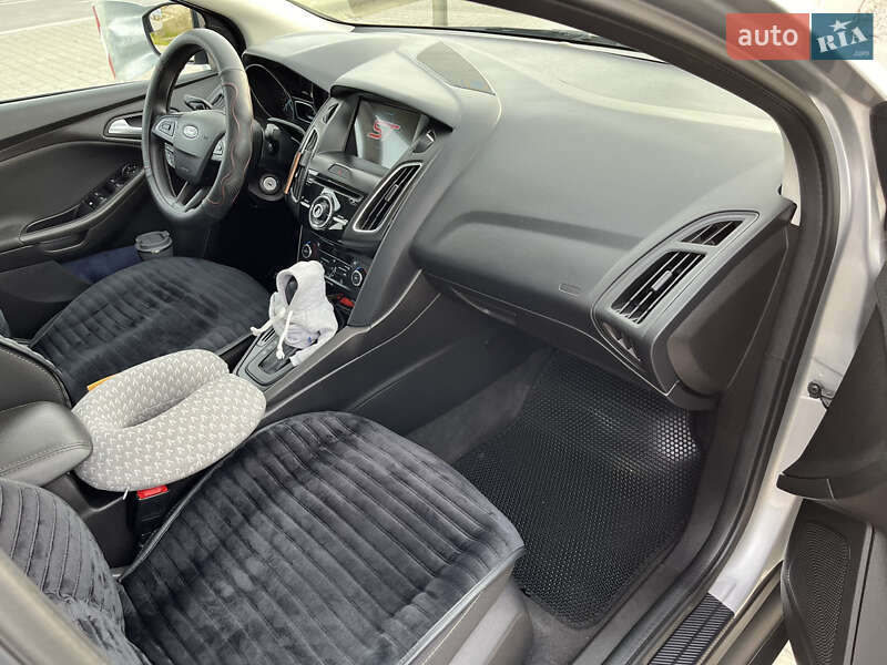 Седан Ford Focus 2017 в Львове