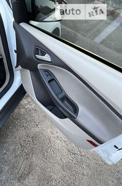 Седан Ford Focus 2013 в 