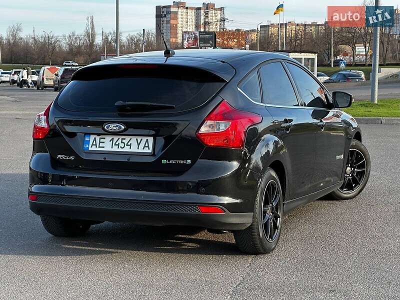 Хэтчбек Ford Focus 2012 в Кривом Роге фото 3 Хэтчбек Ford Focus 2012 в Кривом Роге