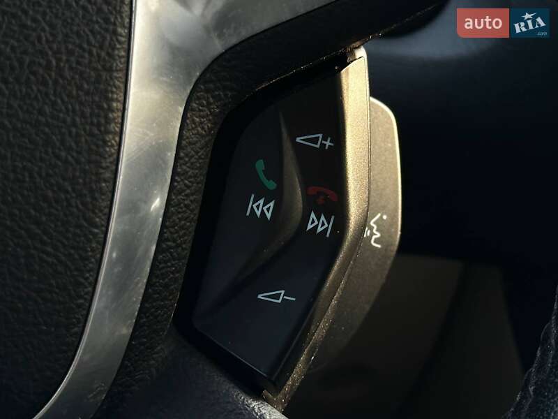 Хэтчбек Ford Focus 2012 в Кривом Роге фото 12 Хэтчбек Ford Focus 2012 в Кривом Роге