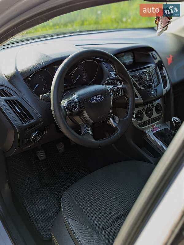 Хэтчбек Ford Focus 2013 в Львове