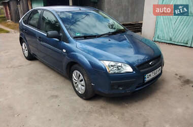 Хэтчбек Ford Focus 2006 в 