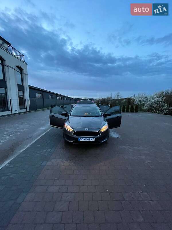 Седан Ford Focus 2015 в Буске