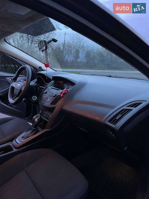 Седан Ford Focus 2015 в Буске