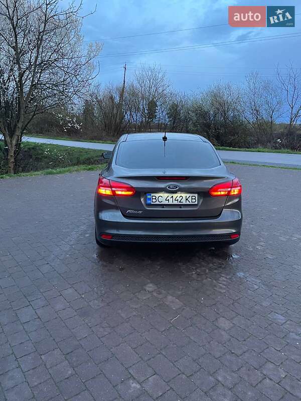 Седан Ford Focus 2015 в Буске
