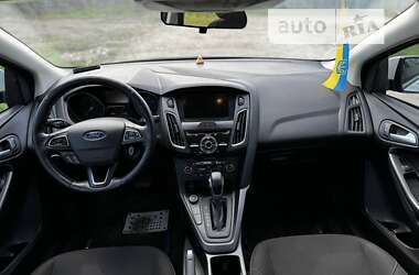 Седан Ford Focus 2017 в Вишневом