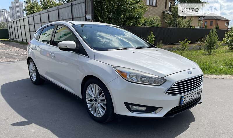 Хэтчбек Ford Focus 2015 в 