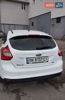 Хэтчбек Ford Focus 2013 в 