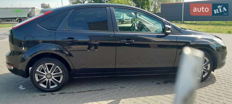 Хэтчбек Ford Focus 2008 в Киеве