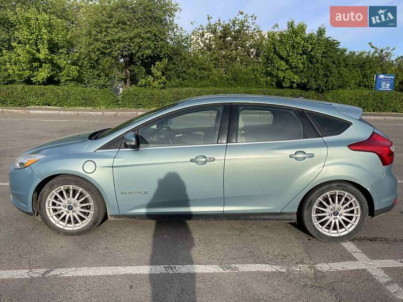 Хэтчбек Ford Focus 2012 в Луцке