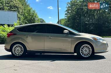 Хэтчбек Ford Focus 2015 в 