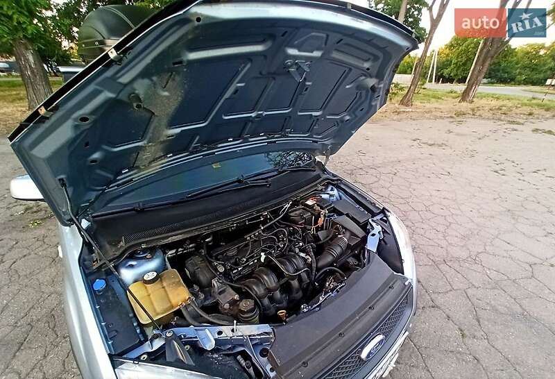 Хетчбек Ford Focus 2006 в Апостоловому
