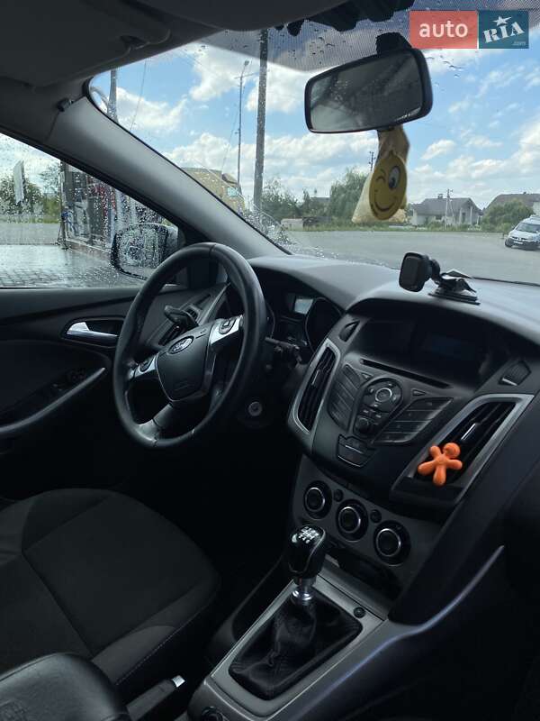Хэтчбек Ford Focus 2011 в Ивано-Франковске