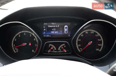 Хэтчбек Ford Focus 2015 в 