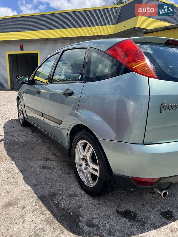 Хэтчбек Ford Focus 1999 в Изюме