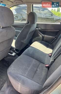 Хэтчбек Ford Focus 1999 в Изюме
