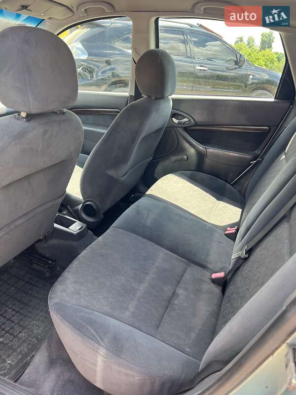 Хэтчбек Ford Focus 1999 в Изюме