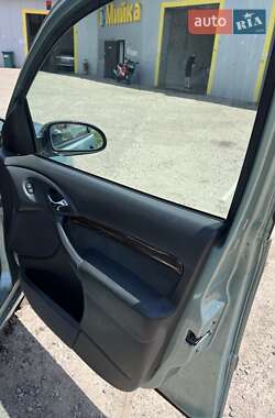 Хэтчбек Ford Focus 1999 в Изюме