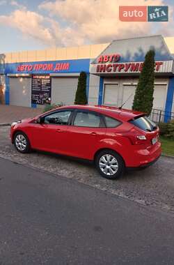 Хэтчбек Ford Focus 2013 в 