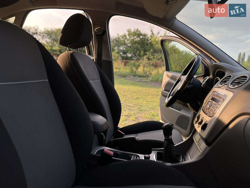 Хэтчбек Ford Focus 2010 в Киеве
