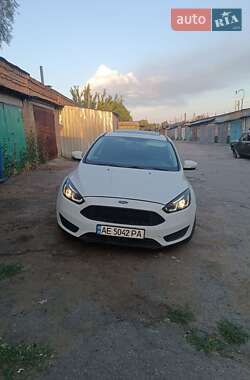 Седан Ford Focus 2015 в 