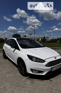 Хэтчбек Ford Focus 2015 в 