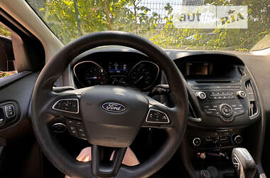 Хэтчбек Ford Focus 2015 в 
