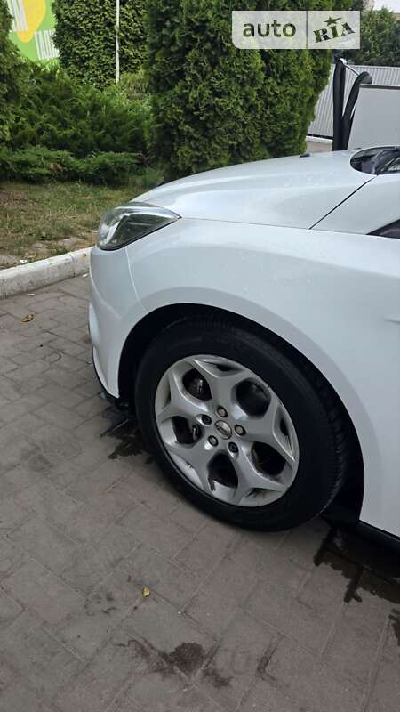 Хетчбек Ford Focus 2013 в Івано-Франківську