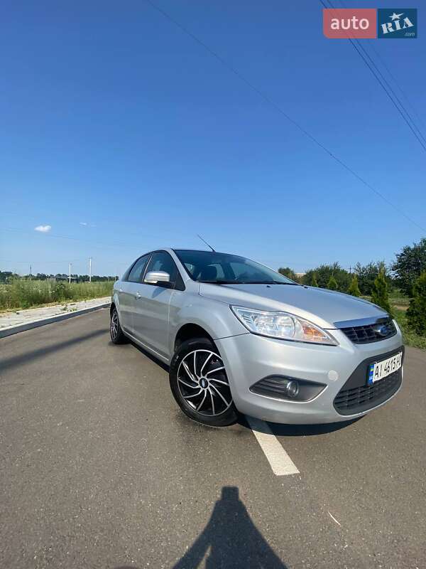 Седан Ford Focus 2011 в Березане