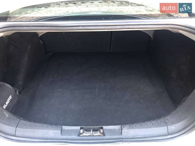 Седан Ford Focus 2011 в Березане