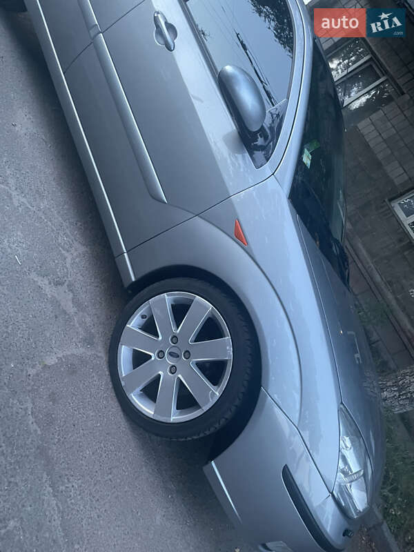 Хэтчбек Ford Focus 2003 в Житомире