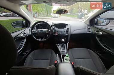 Седан Ford Focus 2015 в 