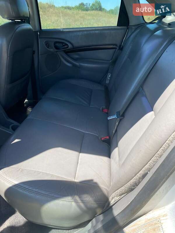 Седан Ford Focus 2000 в Новій Водолагі