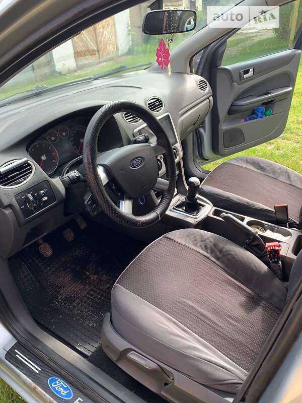 Хэтчбек Ford Focus 2005 в Самборе
