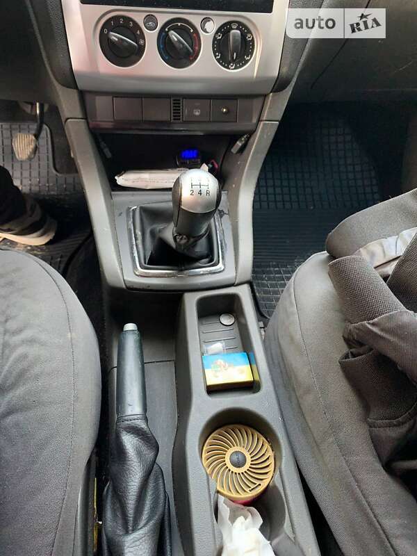 Хэтчбек Ford Focus 2005 в Самборе
