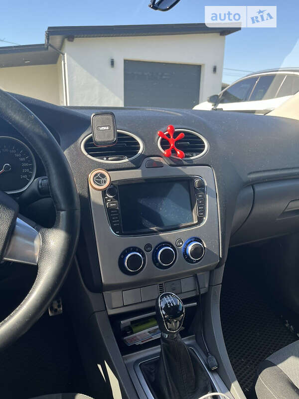 Хэтчбек Ford Focus 2011 в Коцюбинском
