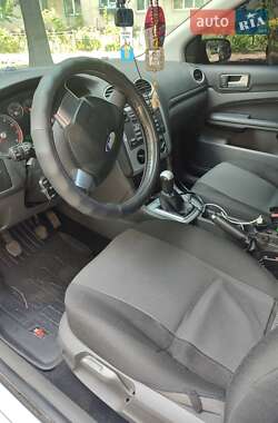 Хэтчбек Ford Focus 2007 в 
