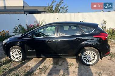 Хэтчбек Ford Focus 2016 в 