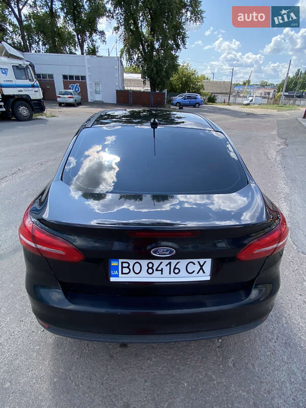 Седан Ford Focus 2014 в Десне