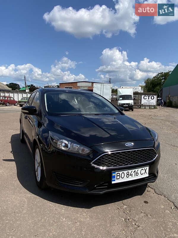 Седан Ford Focus 2014 в Десне