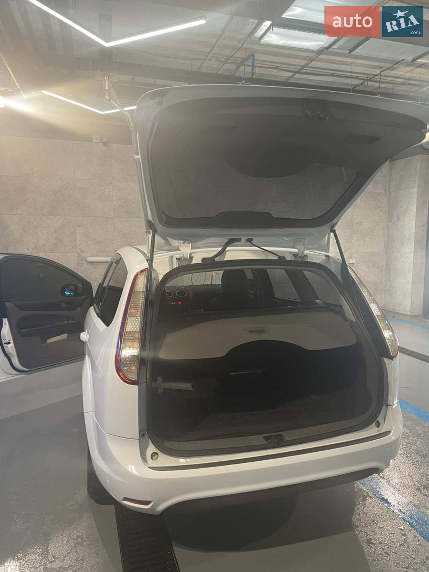 2010 Ford Focus - мініатюра 4