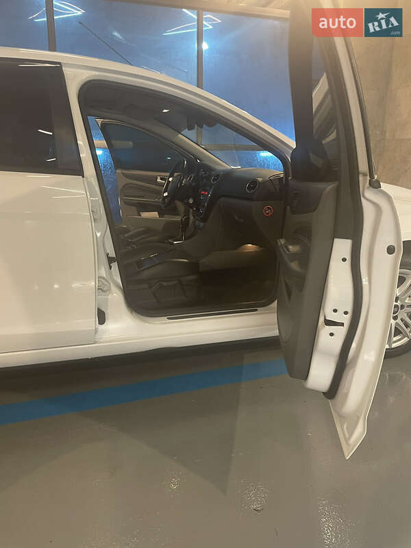 Универсал Ford Focus 2010 в Киеве фото 8 Универсал Ford Focus 2010 в Киеве