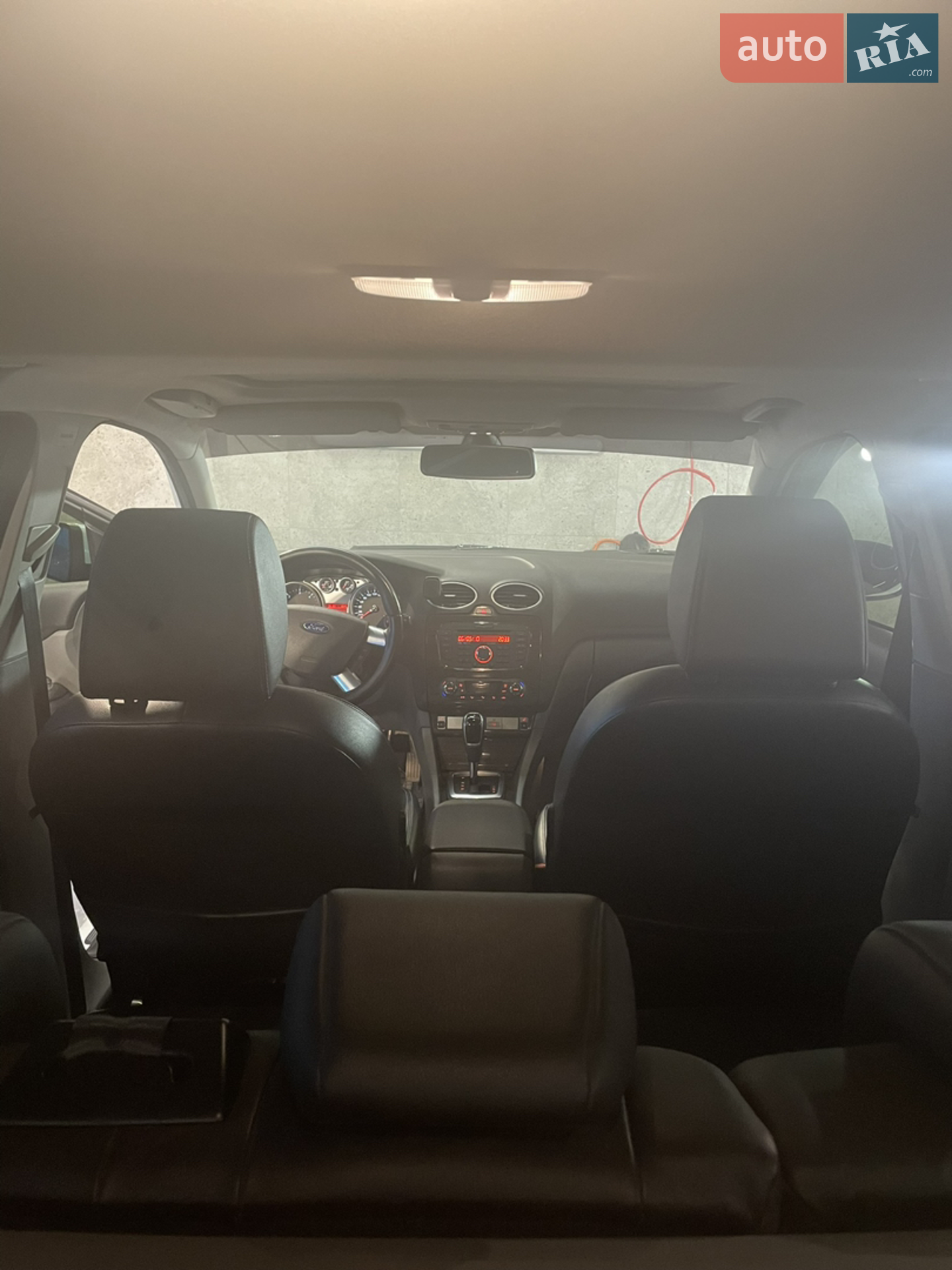 2010 Ford Focus - мініатюра 9