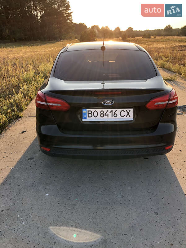 Седан Ford Focus 2014 в Десне