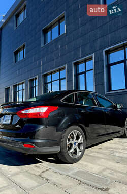 Седан Ford Focus 2014 в 