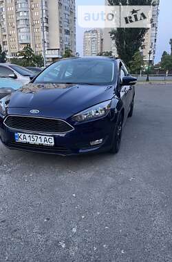 Хэтчбек Ford Focus 2015 в Киеве