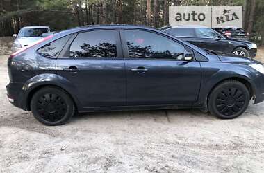 Хэтчбек Ford Focus 2010 в Десне